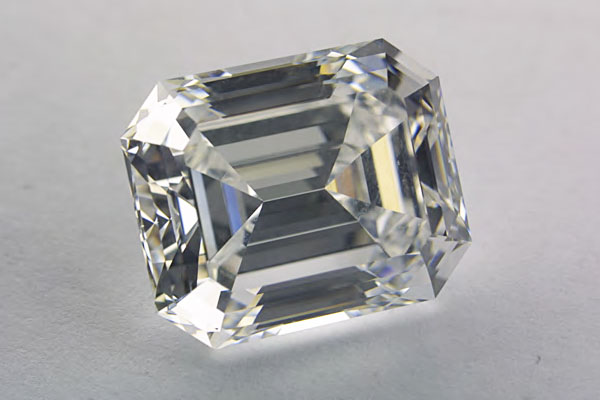 HPHT Diamond Photo